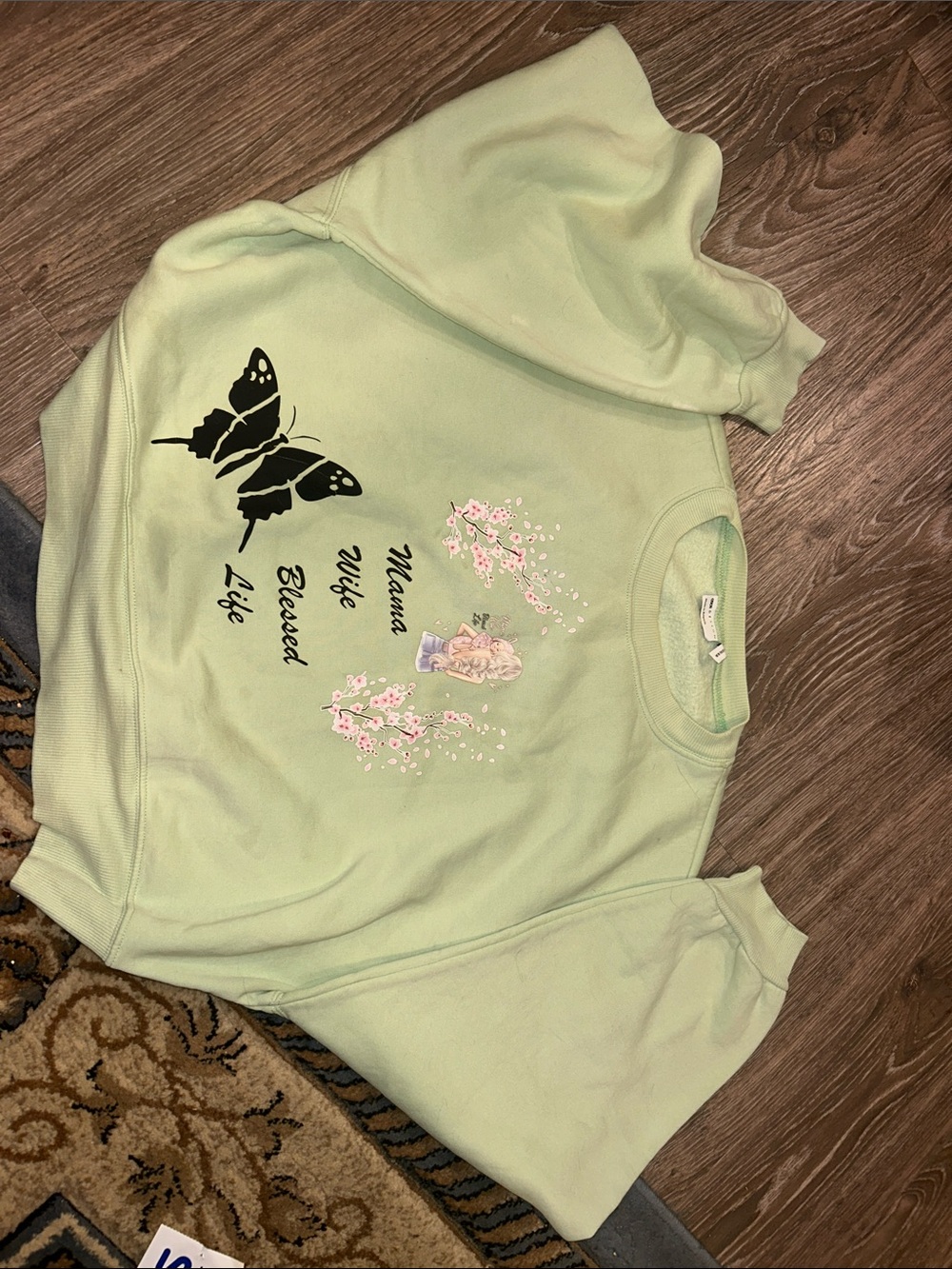 Us6 / uk10 Mama Wife Blessed Life Graphic Sweatshirt - Light Green
